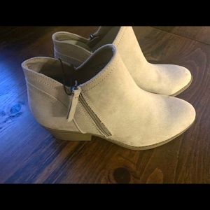 Arizona Coachella style Size 8.5 neutral colored suede like booties.